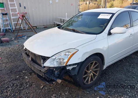 2010 Nissan Altima 2.5 from USA, damaged, VIN 1N4AL2AP1AN560820